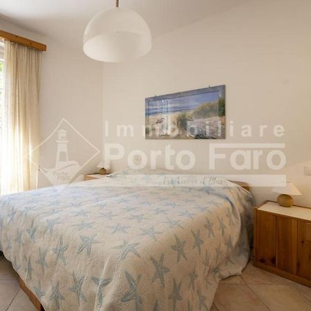 2 Pineta - Ampio Quadrilocale Sulla Spiaggia Di Porto Faro 팔라우 외부 사진