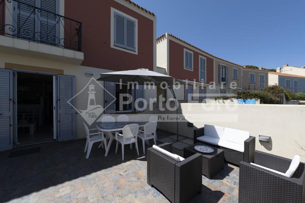 2 Pineta - Ampio Quadrilocale Sulla Spiaggia Di Porto Faro 팔라우 외부 사진